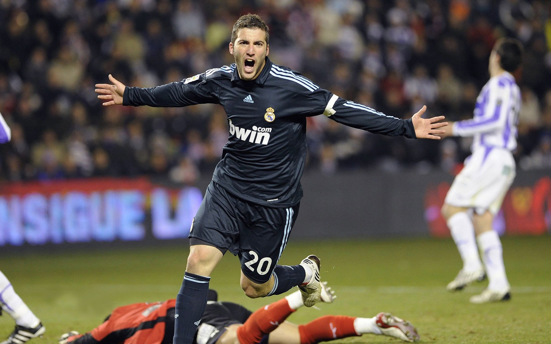 德文·布克登顶联盟得分王,太阳力压西部群雄,德文·布克集锦