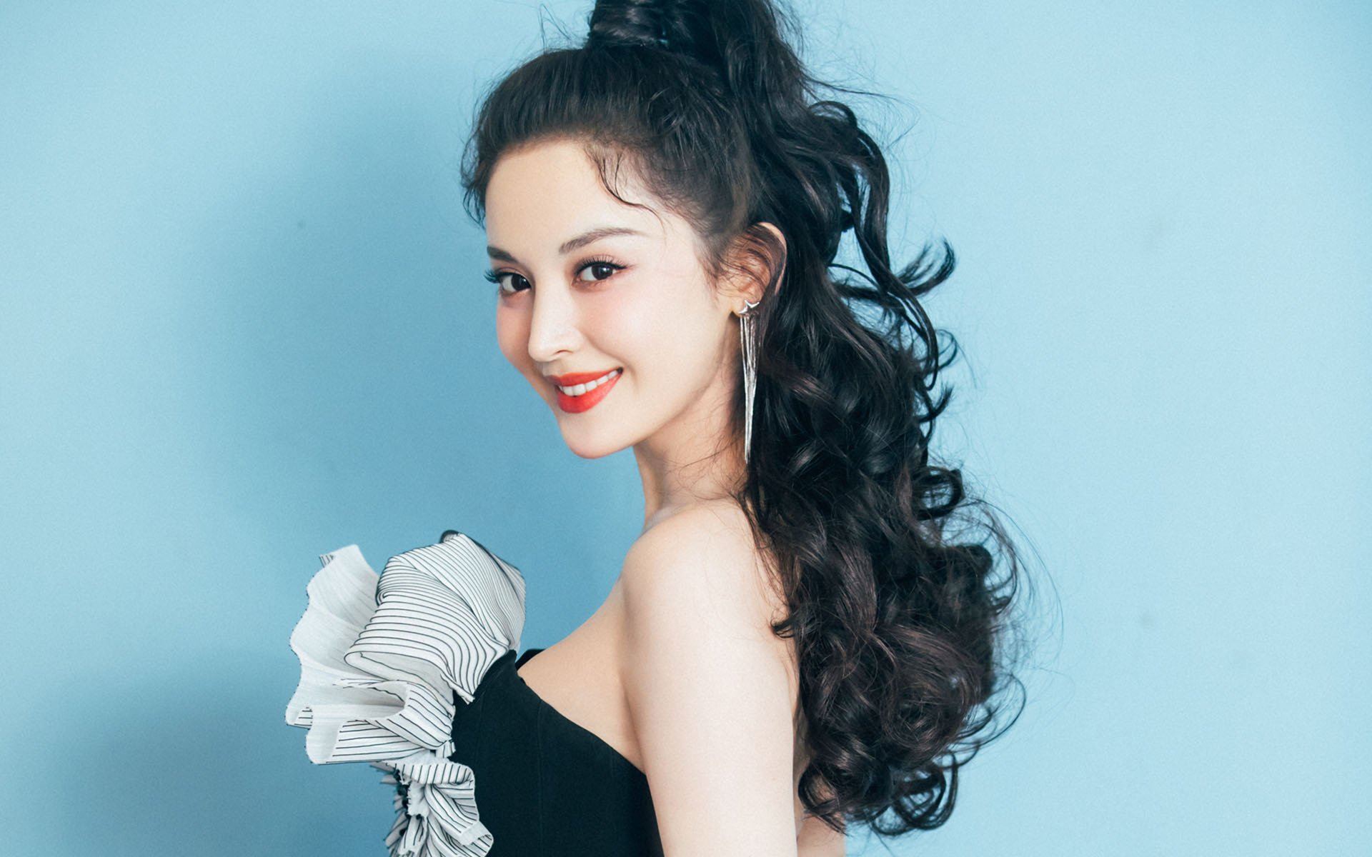 中国足球门将反应时间与扑救角度关系,世界足球门将扑救视频