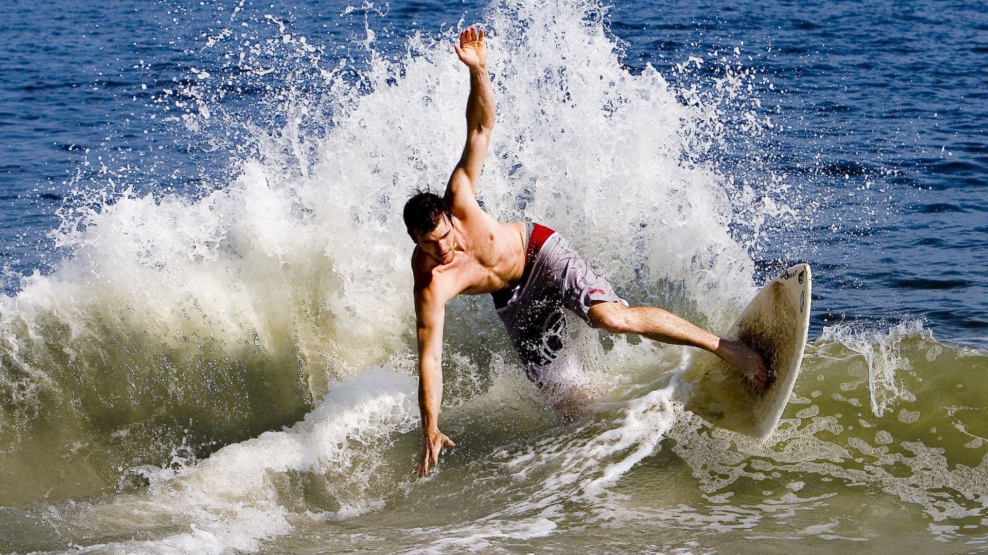 九游网页版官网-史密斯200米仰泳突破自我极限，史密斯弯举